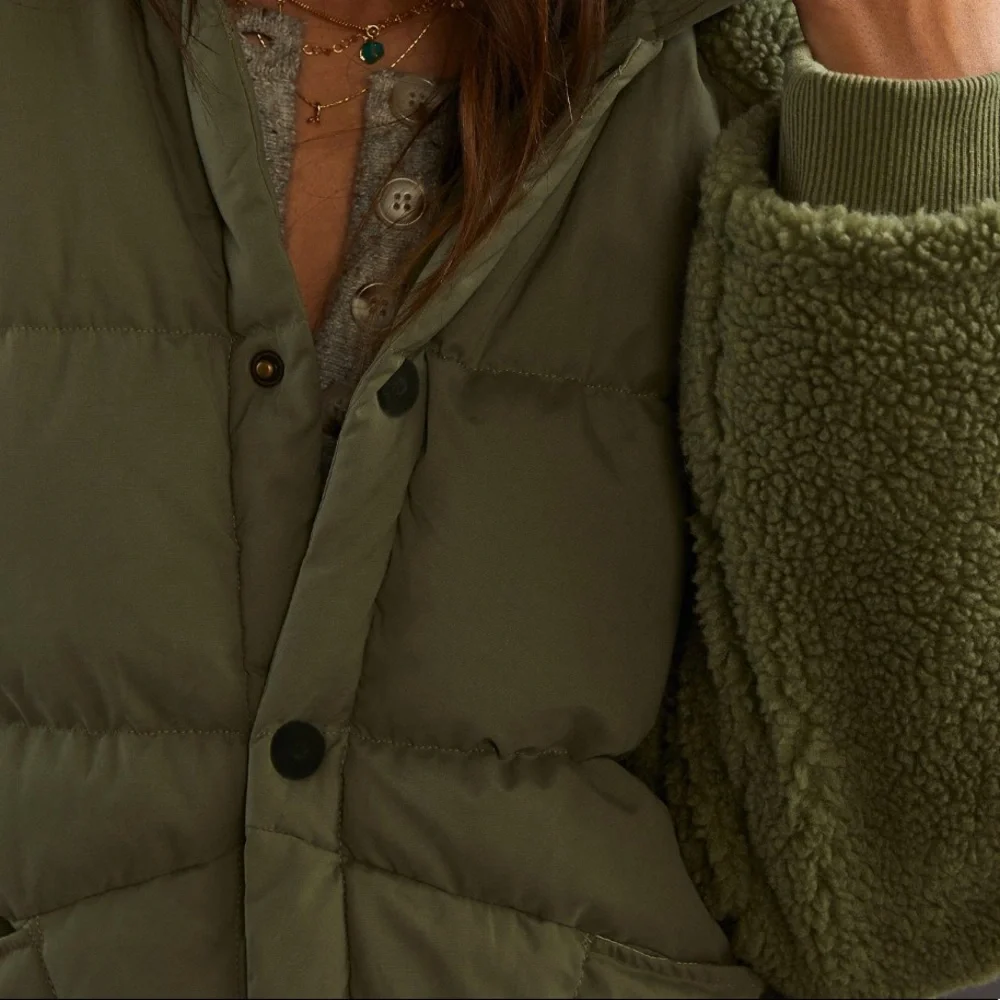 ONLY ONE LEFT!  NWT Anthropologie Oversized Puffer Coat. Moss color - Picture 8 of 11